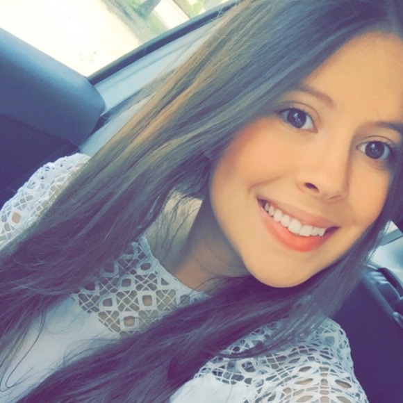 Meet your Posher, Maria - Picture 2 of 2